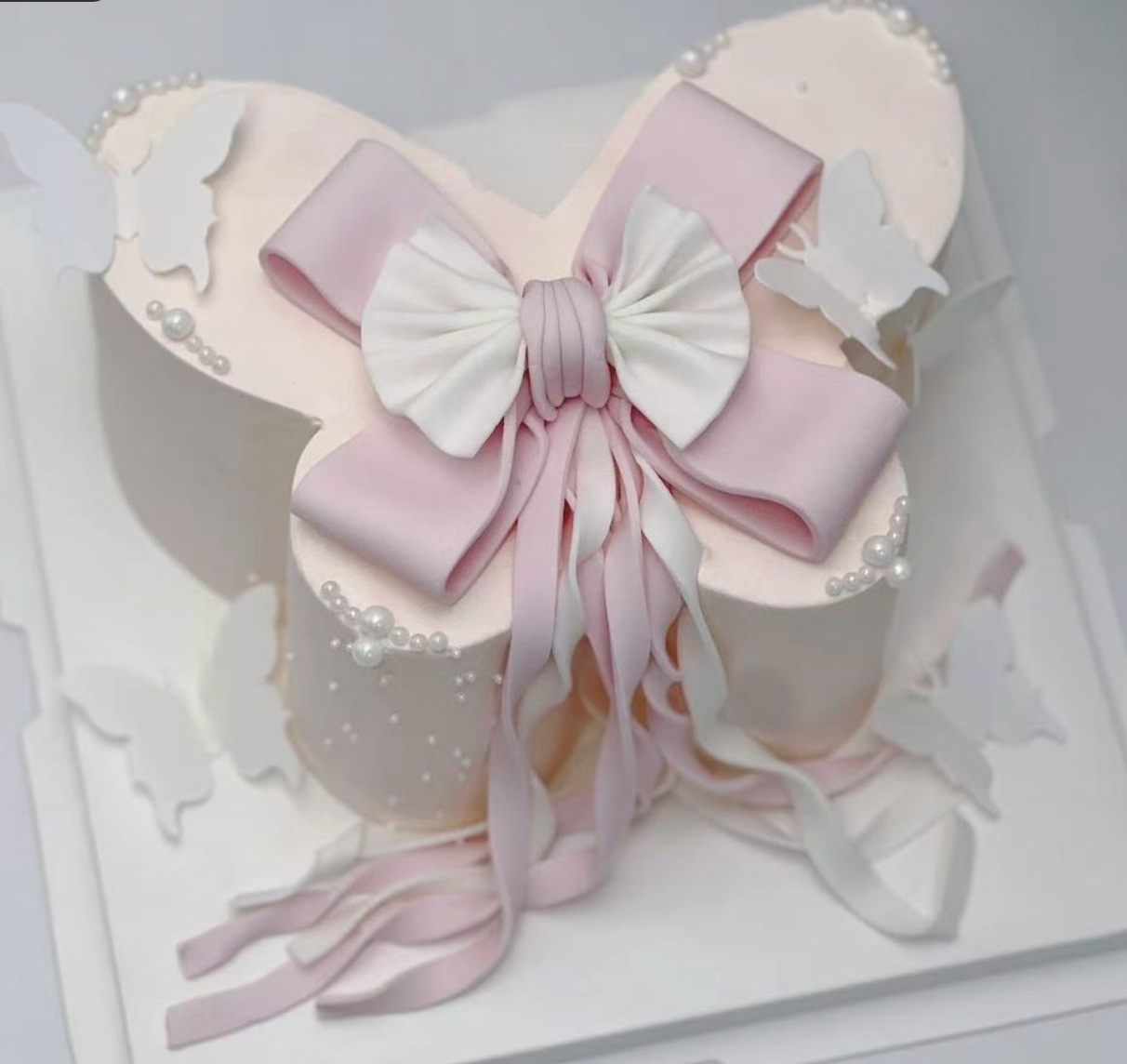theme custom cake
