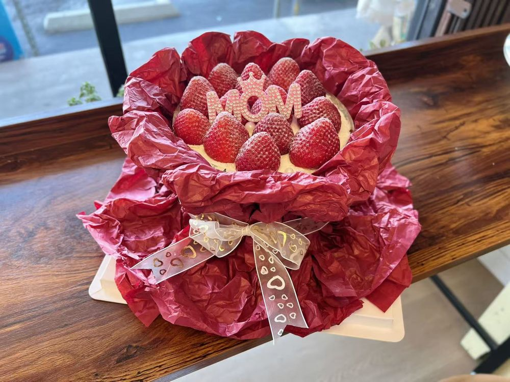 fruit custom cake