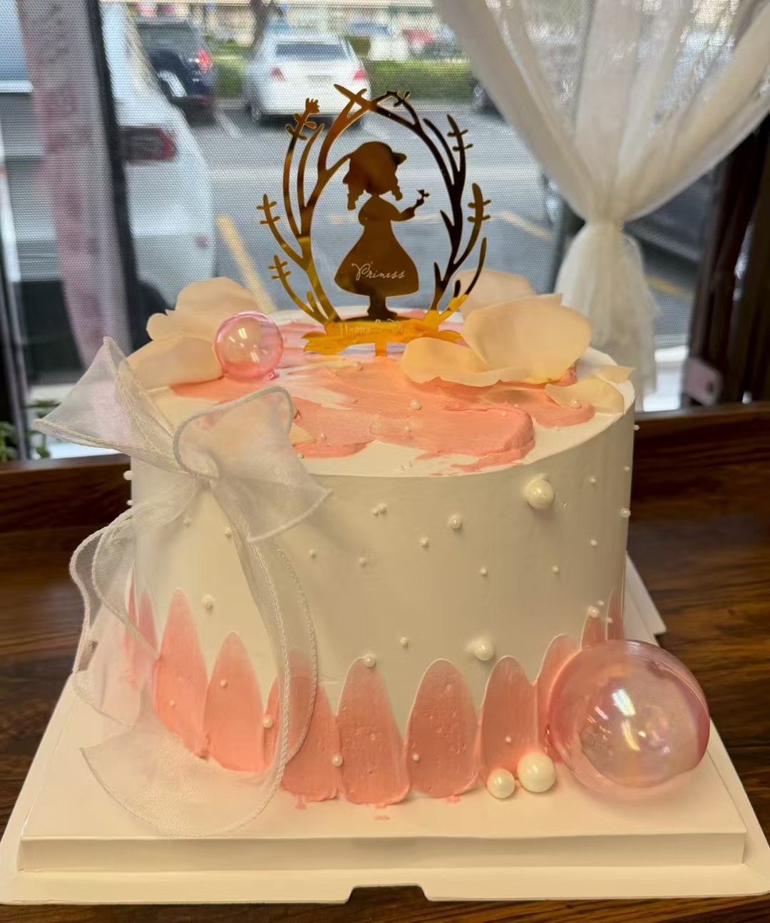 kids custom cake