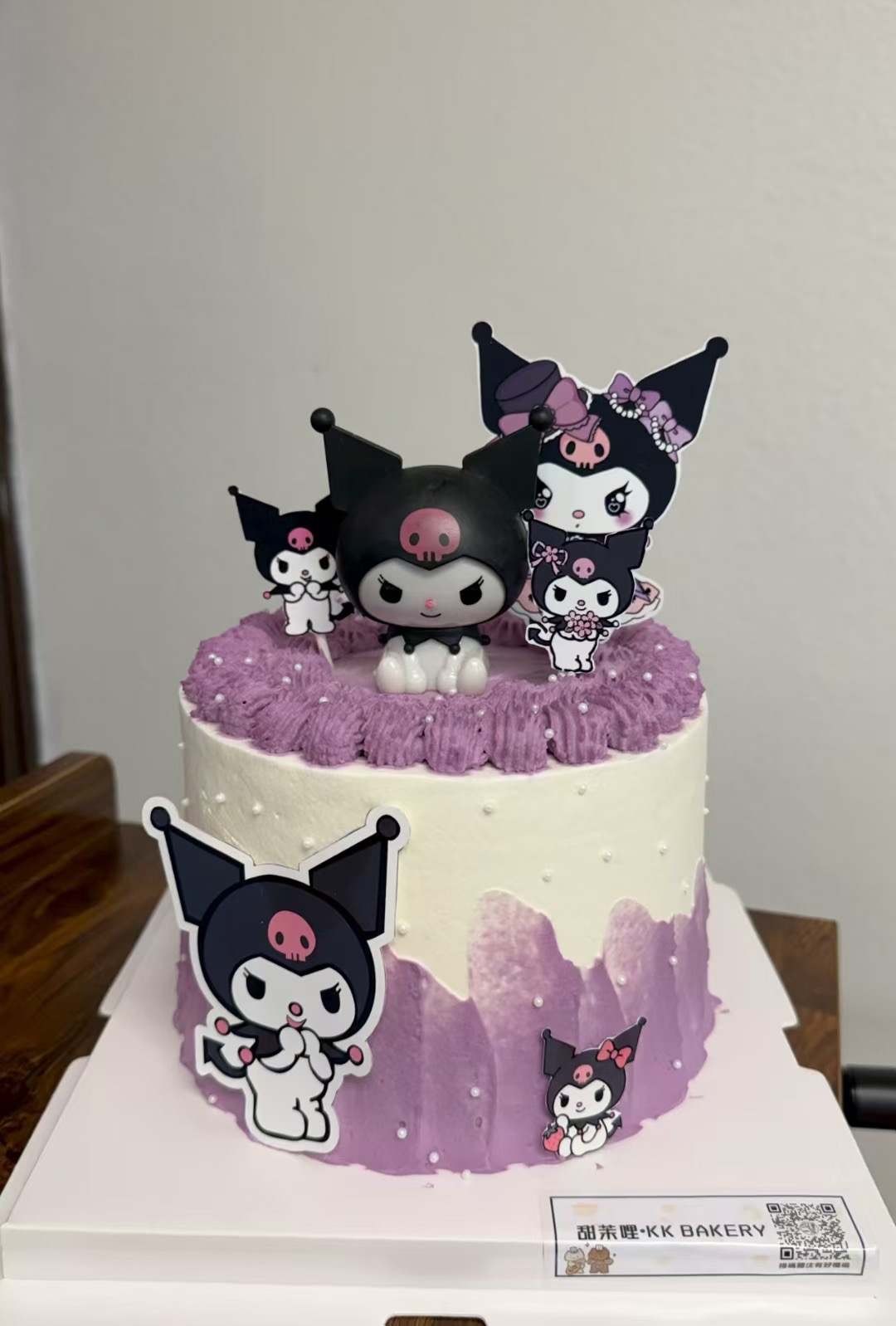 kids custom cake