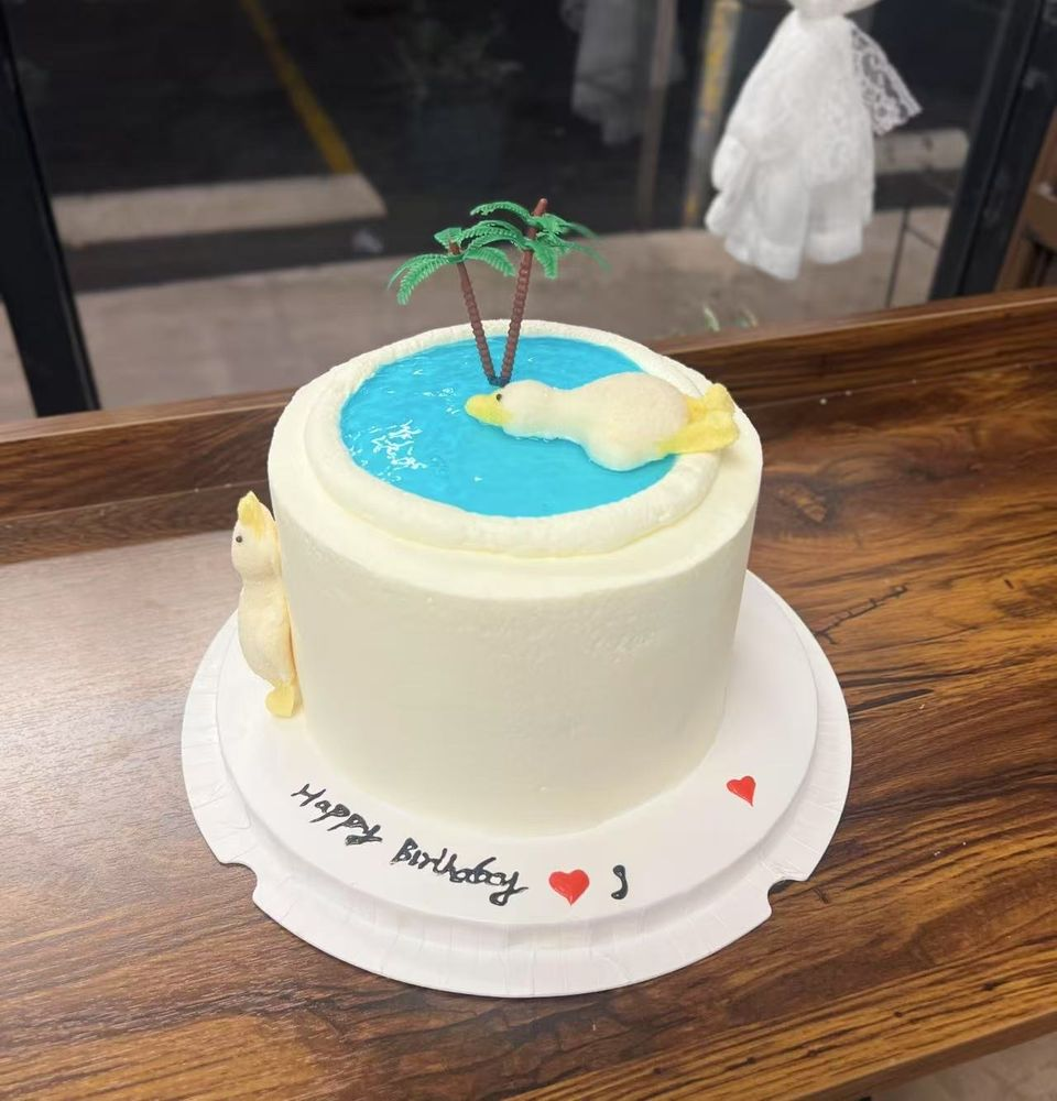 kids custom cake