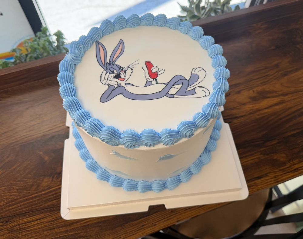 kids custom cake