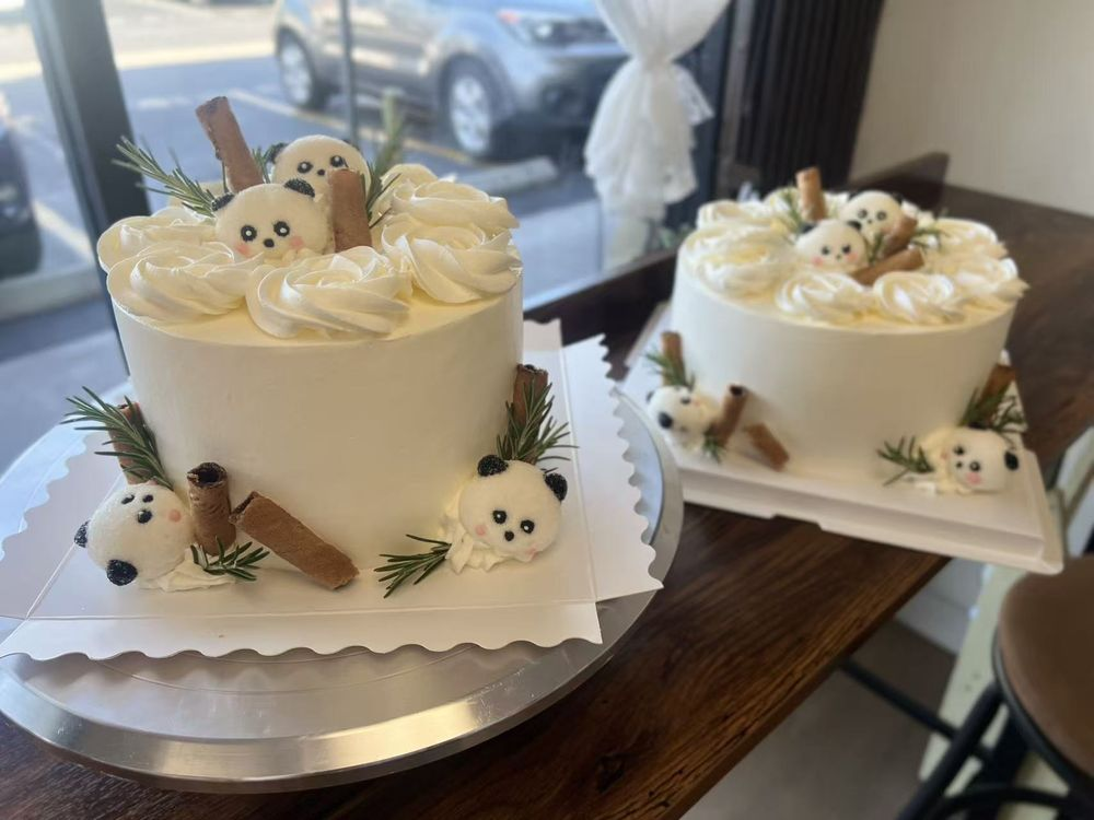 kids custom cake