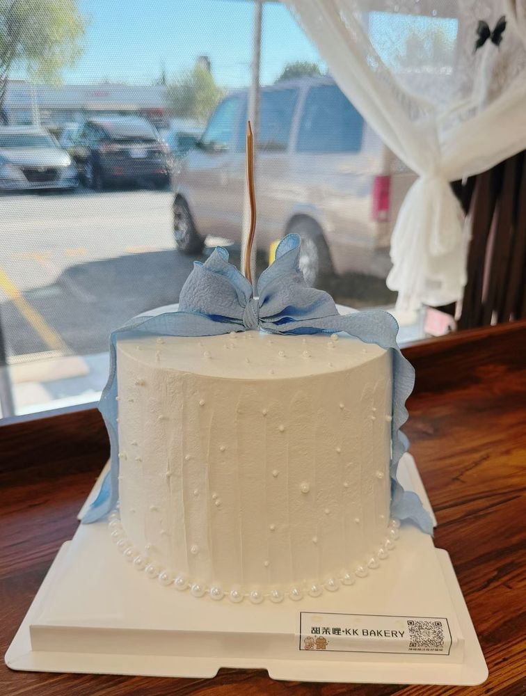 elegant custom cake