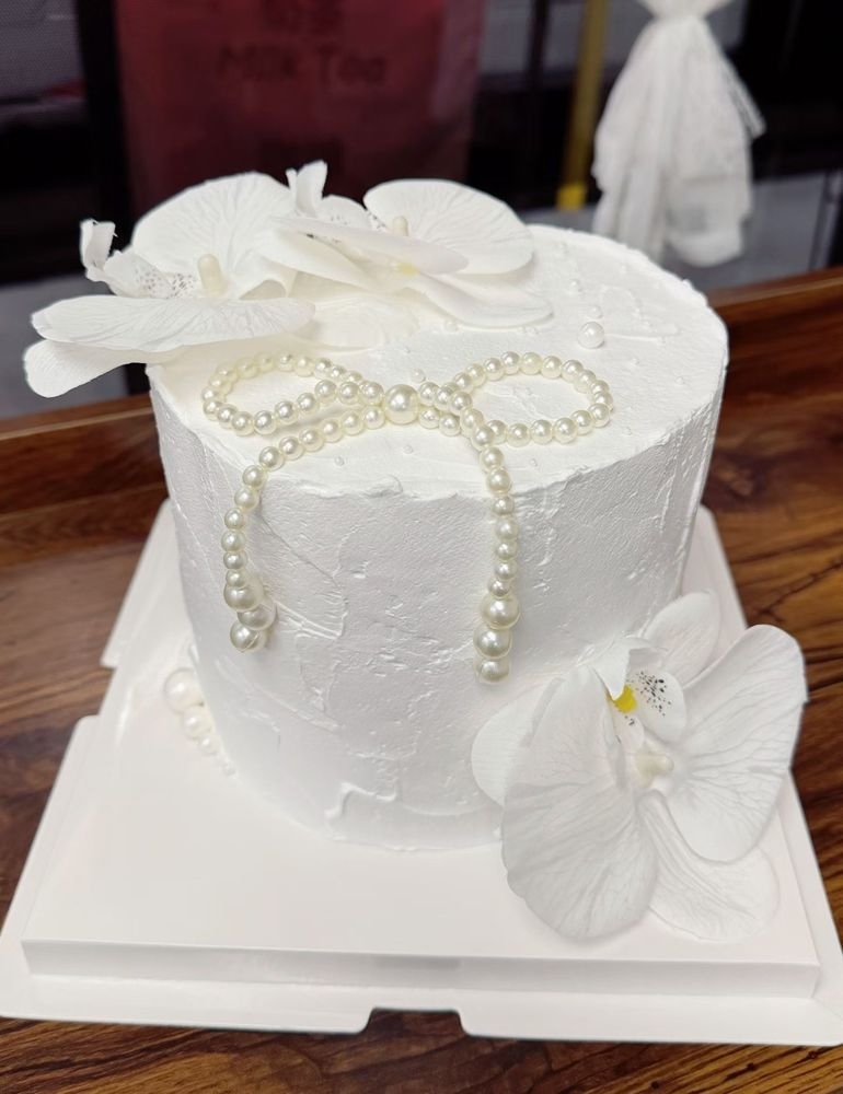 elegant custom cake