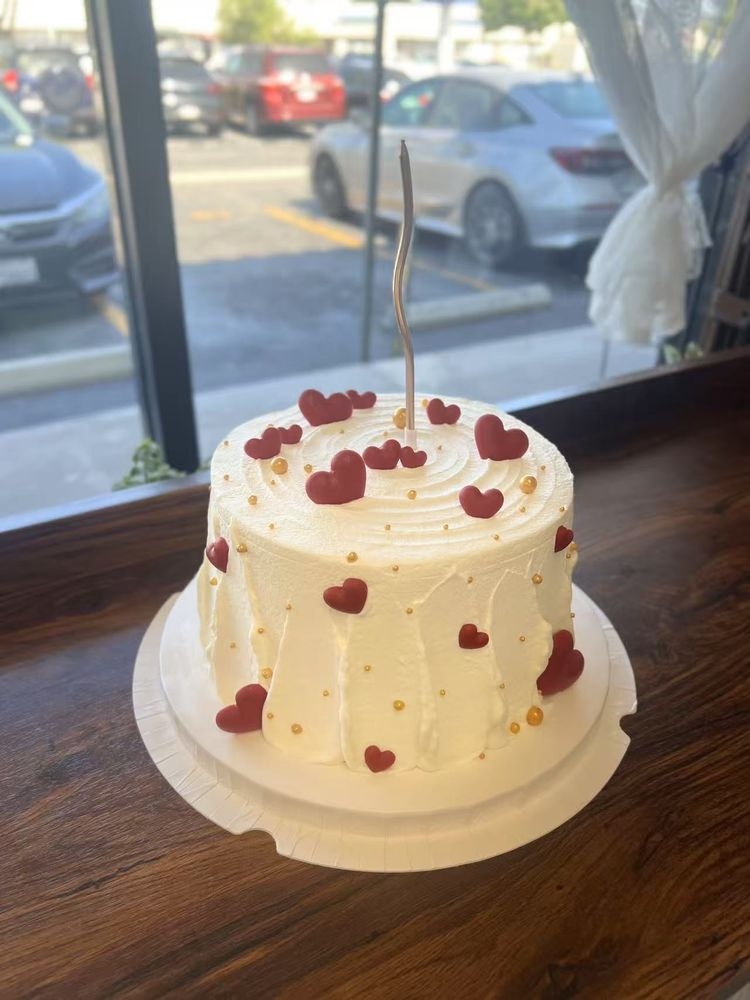 elegant custom cake