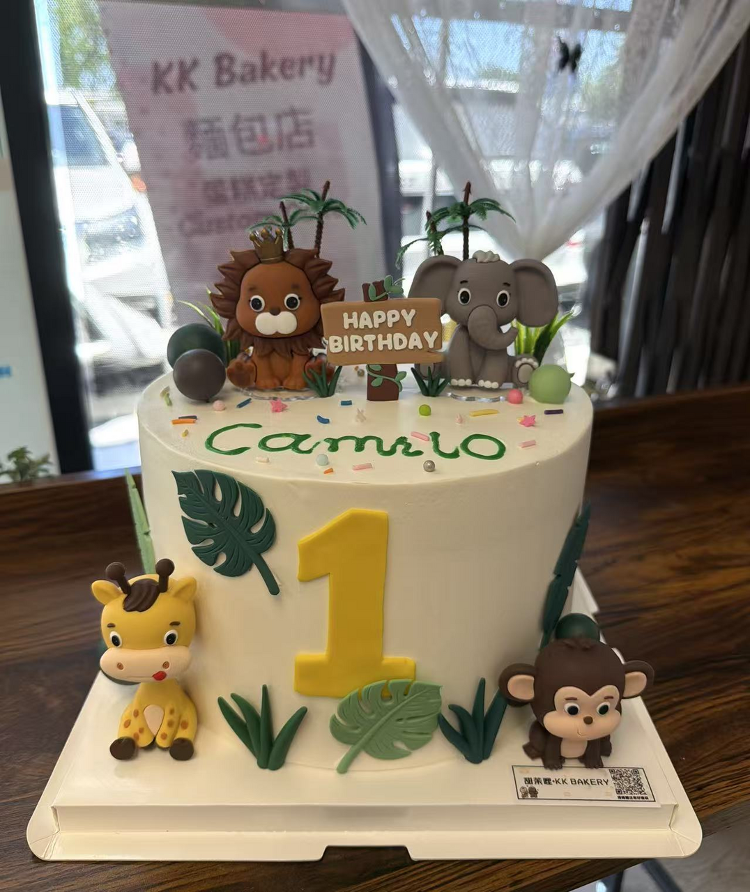 kids custom cake