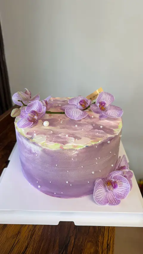 #548 purple watercolor cake with orchid flowers and gold leaf decorations by KK Bakery in Rosemead